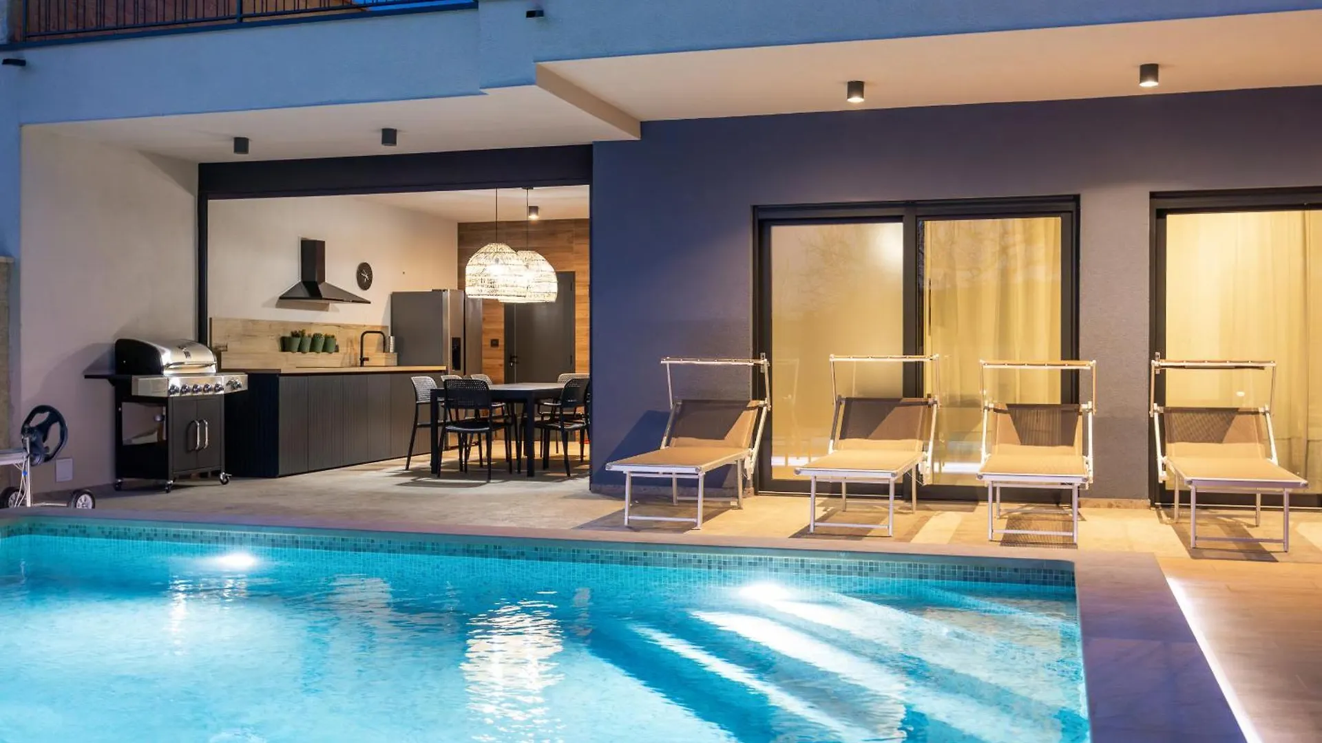Villa Bay I Near Medulin For 9 People With Heated Pool - Playground & Whirpool Only 100 Meters From The Beach - Pet Friendly Banjole Κροατία